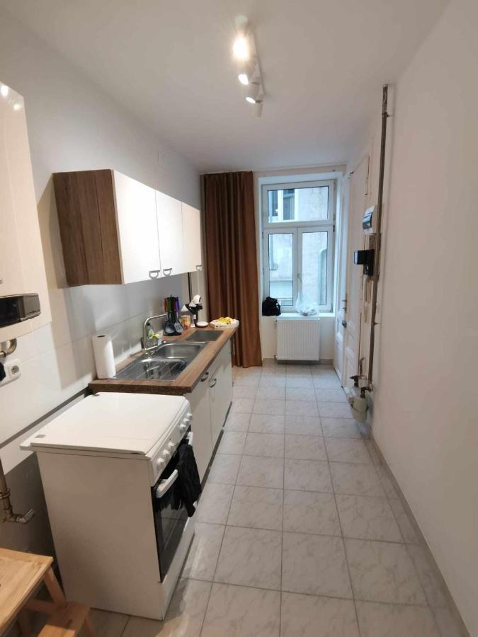 Central Apartment Metro 1 Min. فيينا المظهر الخارجي الصورة