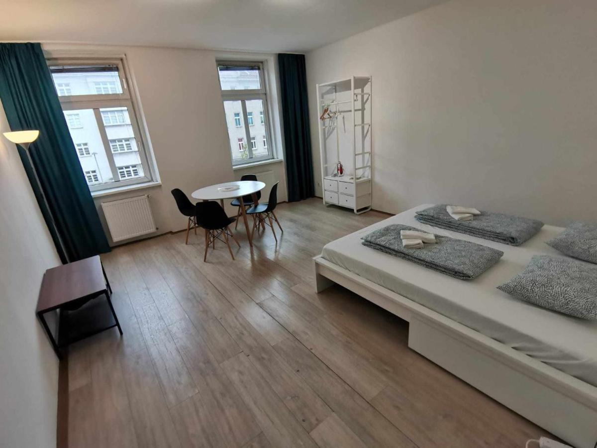 Central Apartment Metro 1 Min. فيينا المظهر الخارجي الصورة